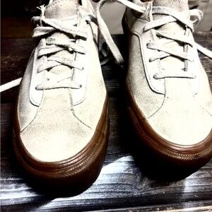 Tan and white Vans skateboarding #skateboarding size women’s 9ready to wear